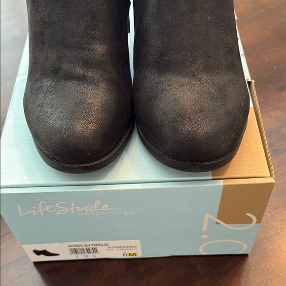 Life Stride Black Heeled Boots for Elegant Style - Picture 4 of 4